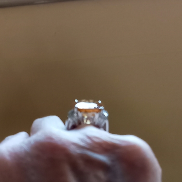 Ring - Picture 4 of 4
